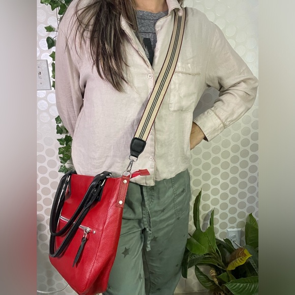 Satchel bag for women in red and black 100% leather, strap. Excellent quality. - Picture 14 of 17